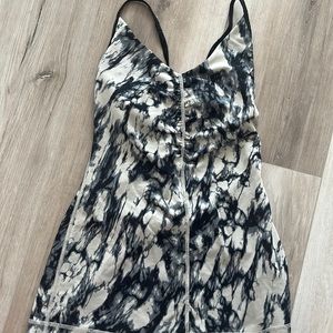 Lululemon size 6 tank